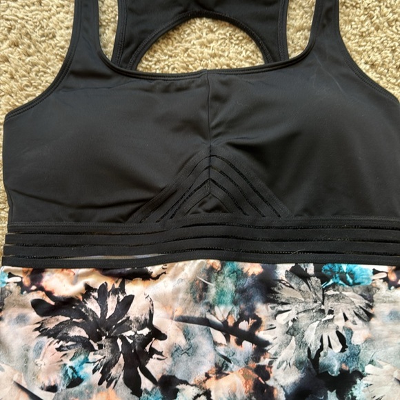 Roxy one piece bathing suit - Picture 2 of 4